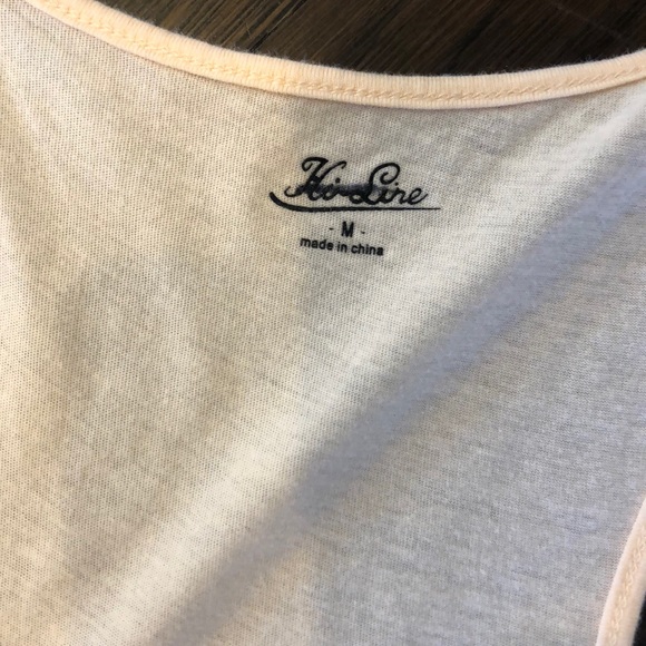 Pale pink tank with detail, size medium - Picture 3 of 3